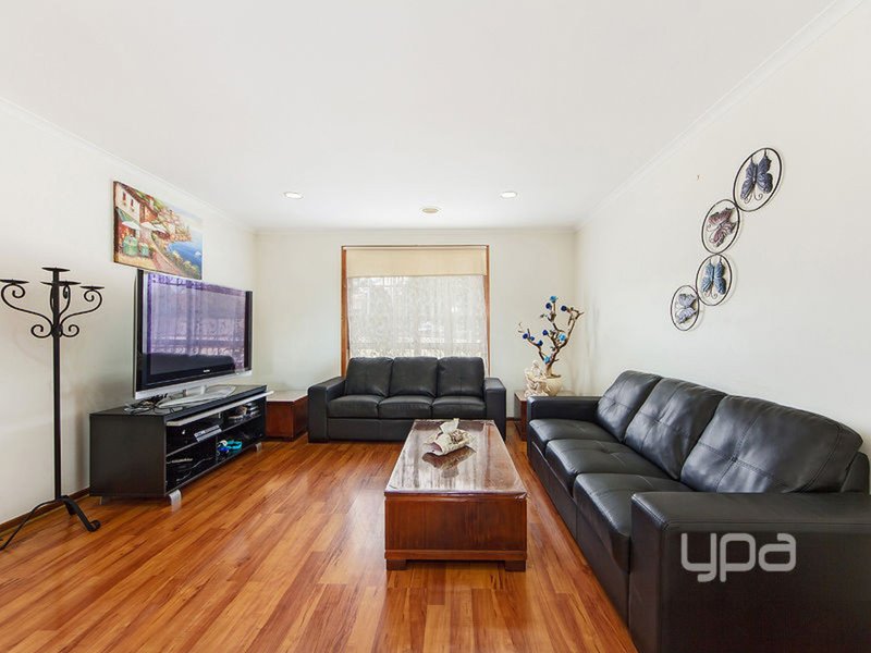 Photo - 2/54 Bicentennial Crescent, Meadow Heights VIC 3048 - Image 2