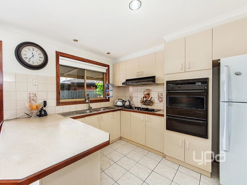 Photo - 2/54 Bicentennial Crescent, Meadow Heights VIC 3048 - Image 3