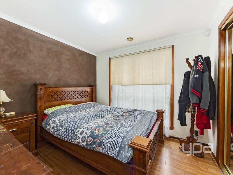 Photo - 2/54 Bicentennial Crescent, Meadow Heights VIC 3048 - Image 5