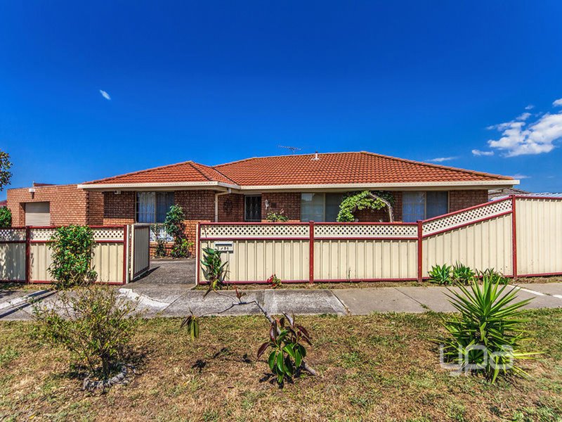 Photo - 2/54 Bicentennial Crescent, Meadow Heights VIC 3048 - Image 8