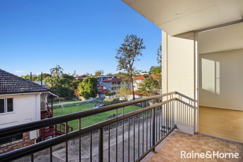 Photo - 2/54 Brisbane Street, St Lucia QLD 4067 - Image 7