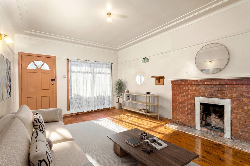 Photo - 254 Flagstaff Road, Lake Heights NSW 2502 - Image 2