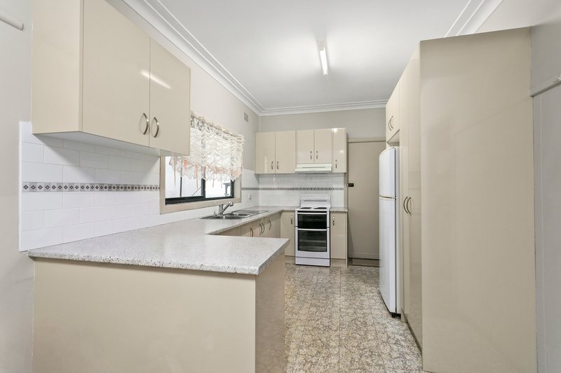 Photo - 254 Flagstaff Road, Lake Heights NSW 2502 - Image 3