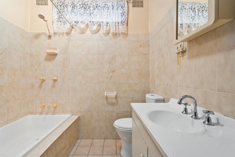 Photo - 254 Flagstaff Road, Lake Heights NSW 2502 - Image 5