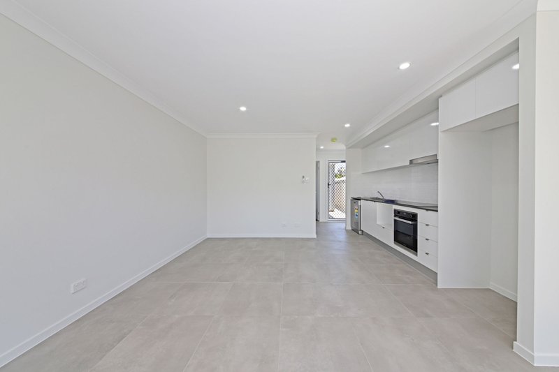 Photo - 2/54 Kevin Mulroney Drive, Flinders View QLD 4305 - Image 3