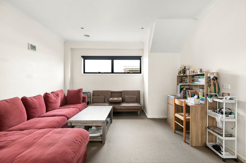 Photo - 2/54 Ledger Avenue, Fawkner VIC 3060 - Image 2
