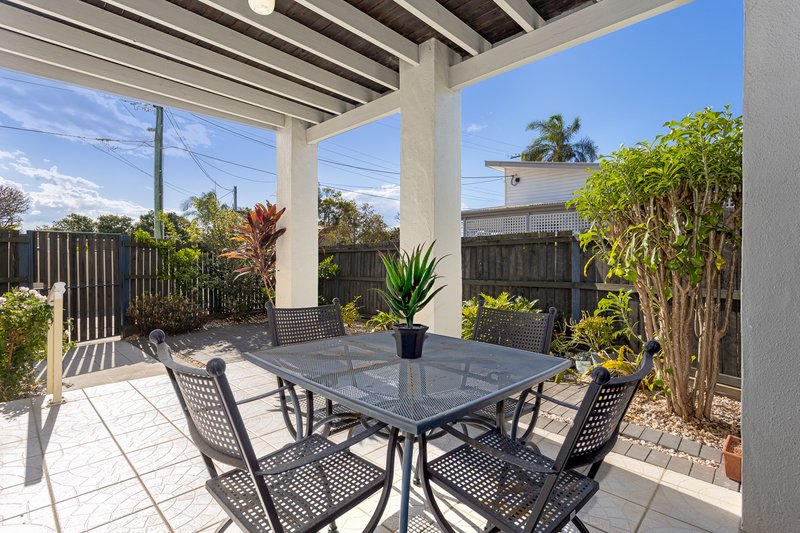 Photo - 2/54 Palmtree Avenue, Scarborough QLD 4020 - Image 2