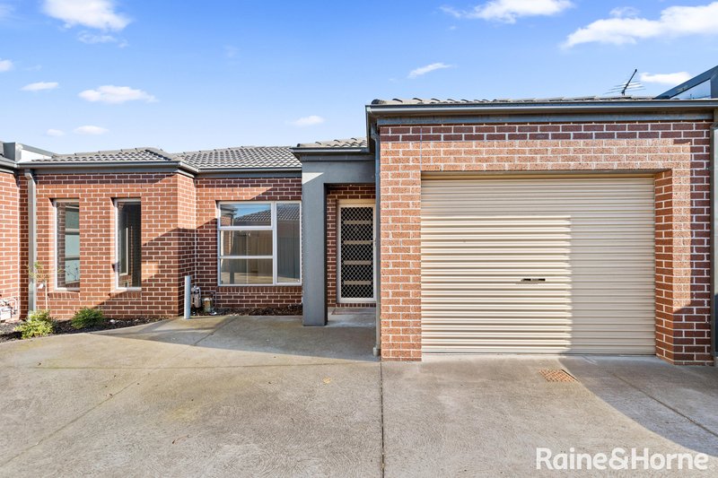 Photo - 2/54 Pearl Drive, Craigieburn VIC 3064 - Image 1