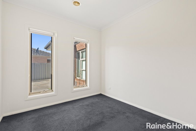 Photo - 2/54 Pearl Drive, Craigieburn VIC 3064 - Image 7