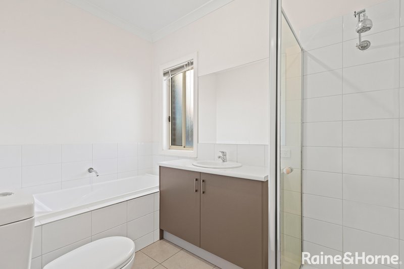 Photo - 2/54 Pearl Drive, Craigieburn VIC 3064 - Image 8
