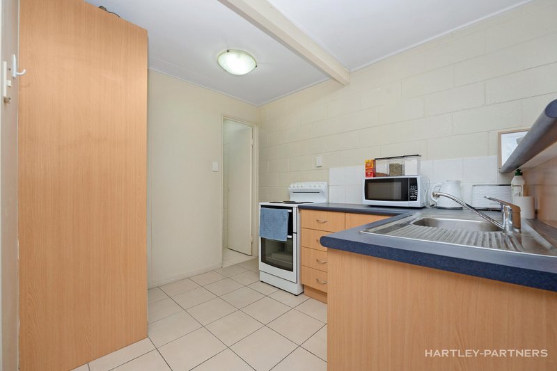 Photo - 2/54 Percy Street, West End QLD 4810 - Image 5