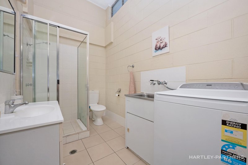 Photo - 2/54 Percy Street, West End QLD 4810 - Image 8