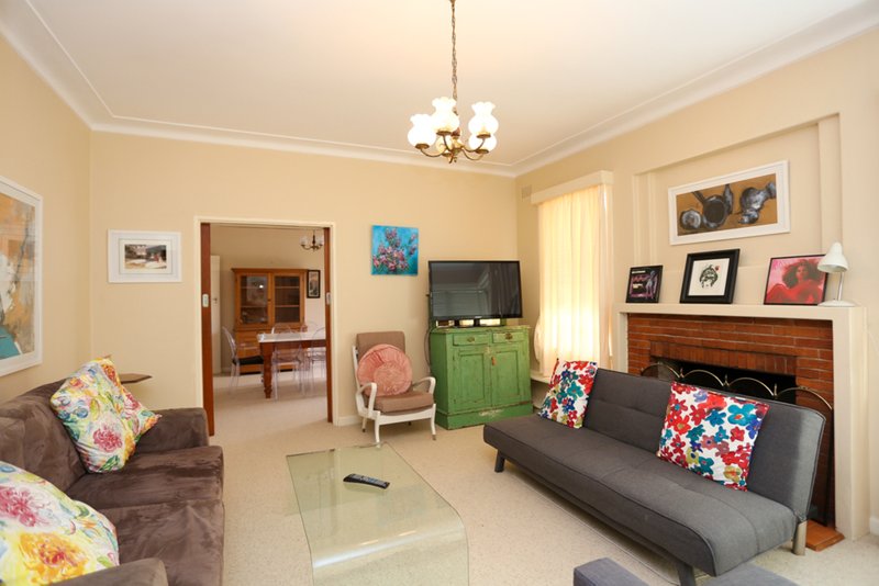 Photo - 254 Russell Street, Bathurst NSW 2795 - Image 6