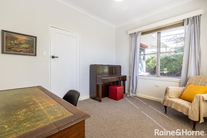 Photo - 254 Russell Street, Bathurst NSW 2795 - Image 7