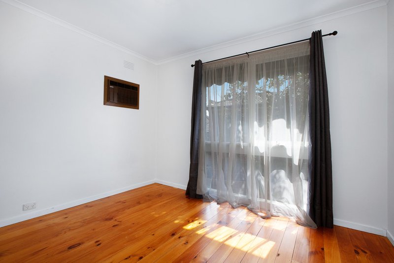 Photo - 2/54 St Vigeons Road, Reservoir VIC 3073 - Image 8