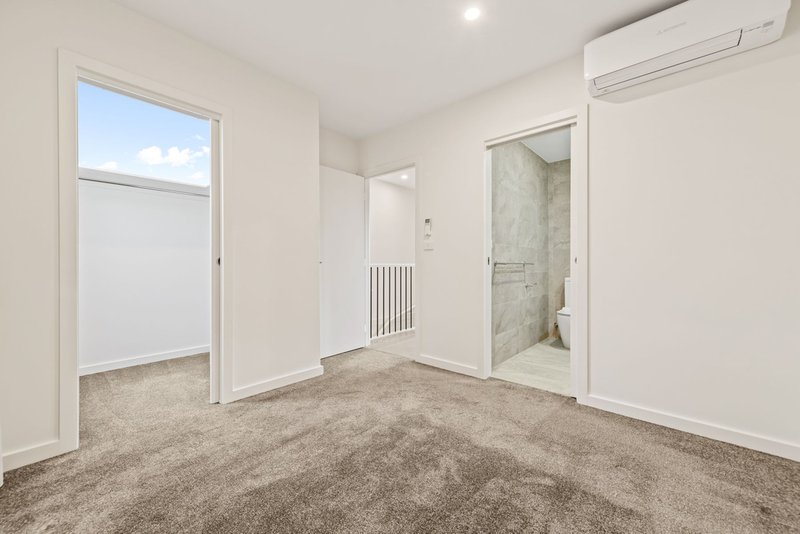 Photo - 2/546 Boronia Road, Wantirna VIC 3152 - Image 4