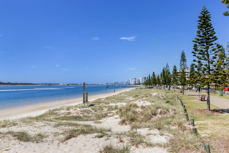 Photo - 25/484-488 Marine Parade, Biggera Waters QLD 4216 - Image 17