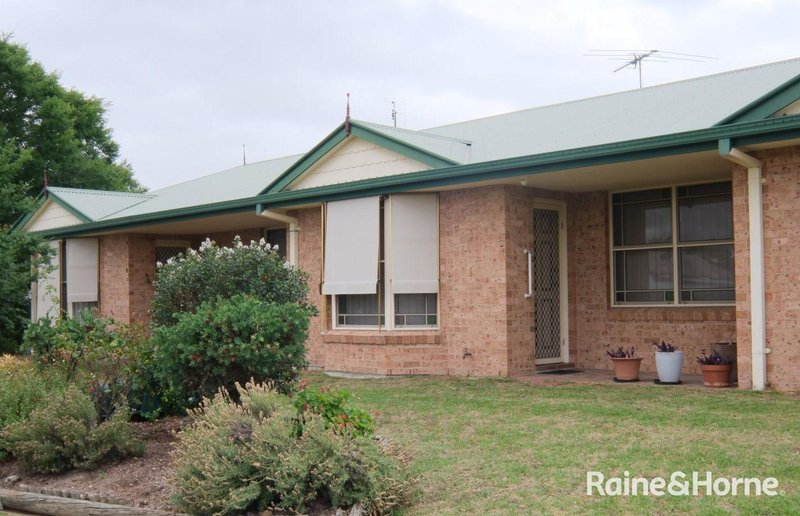 2/55-57 Granville Street, Inverell NSW 2360