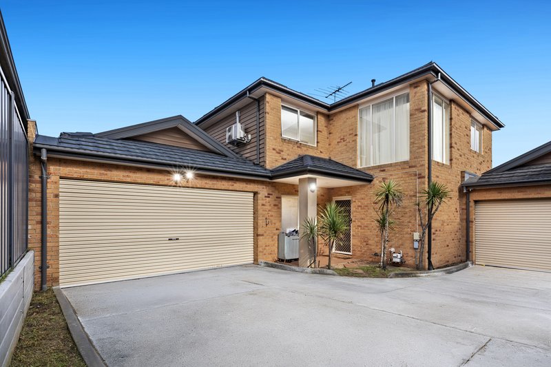 Photo - 2/55-57 Sunningdale Crescent, Cranbourne VIC 3977 - Image 1