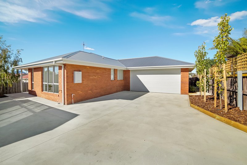 Photo - 2/55 Carlton Street, New Town TAS 7008 - Image 2