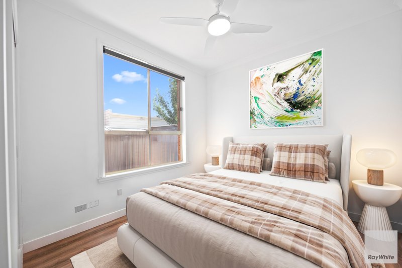 Photo - 2/55 Delbridge Drive, Sydenham VIC 3037 - Image 5