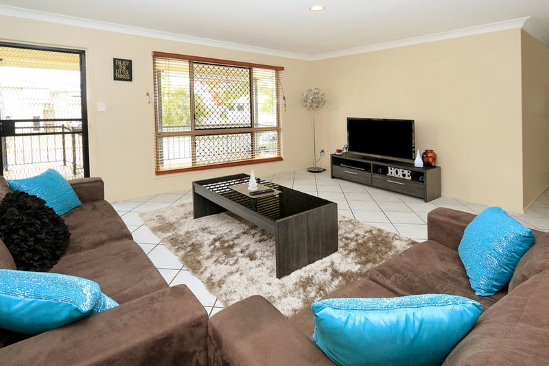 Photo - 255 Hook Street, Berserker QLD 4701 - Image 5