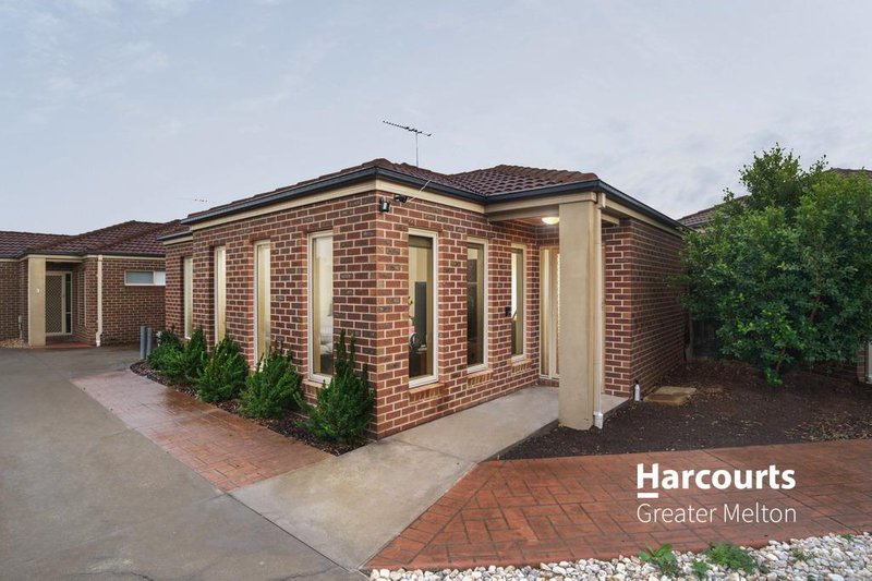 Photo - 2/55 Mcburnie Drive, Kurunjang VIC 3337 - Image 1
