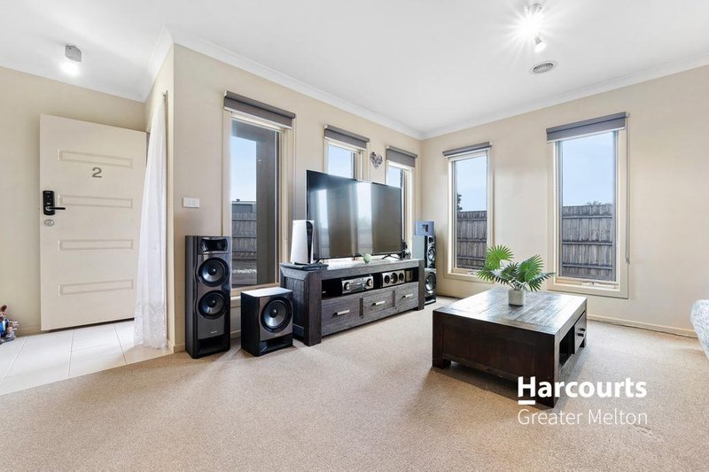 Photo - 2/55 Mcburnie Drive, Kurunjang VIC 3337 - Image 4