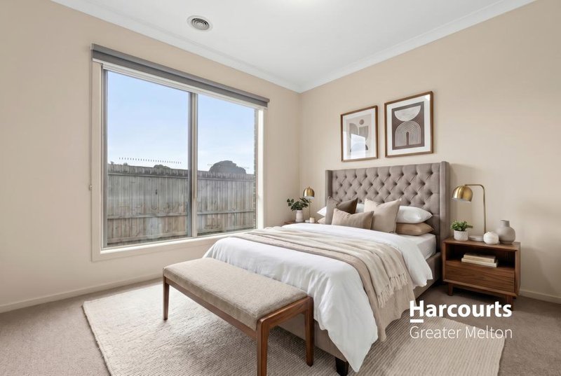Photo - 2/55 Mcburnie Drive, Kurunjang VIC 3337 - Image 8