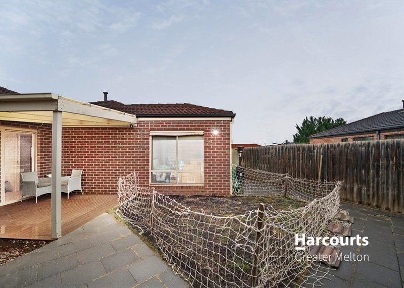 Photo - 2/55 Mcburnie Drive, Kurunjang VIC 3337 - Image 13