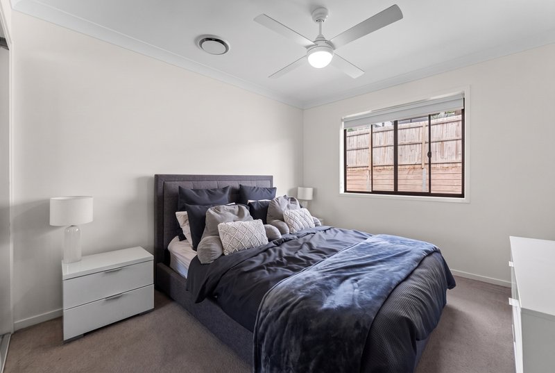 Photo - 255 Tallagandra Road, Holmview QLD 4207 - Image 11