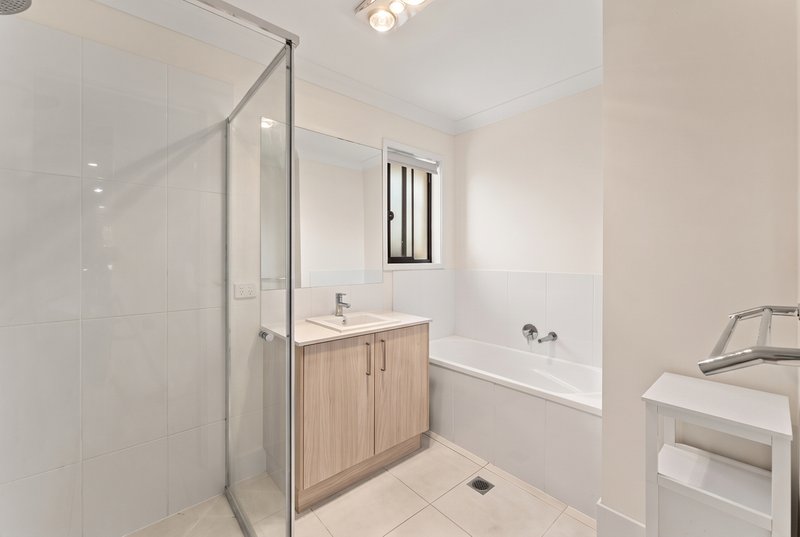 Photo - 255 Tallagandra Road, Holmview QLD 4207 - Image 12
