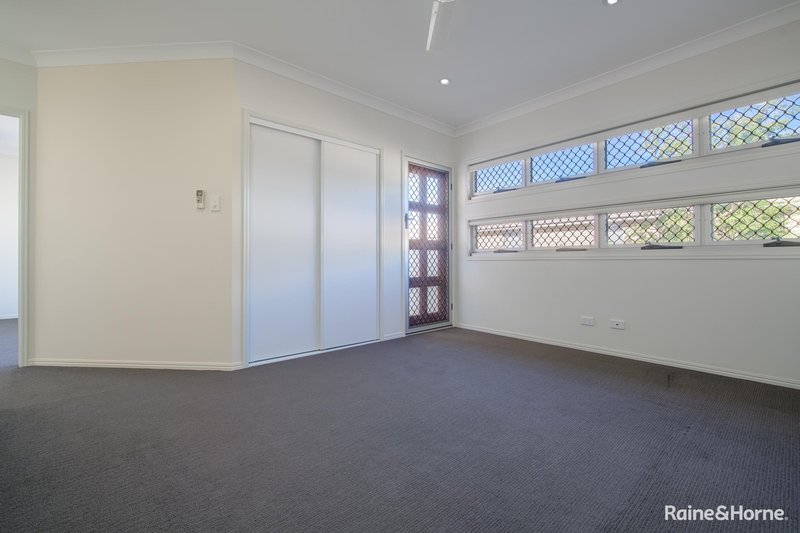 Photo - 2/55 Toolooa Street, South Gladstone QLD 4680 - Image 8