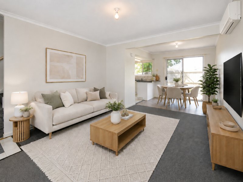 Photo - 25/50 Castile Crescent, Edens Landing QLD 4207 - Image 2
