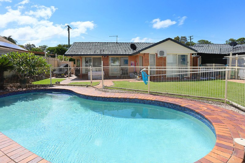 Photo - 2/553 Pine Ridge Road, Biggera Waters QLD 4216 - Image 3