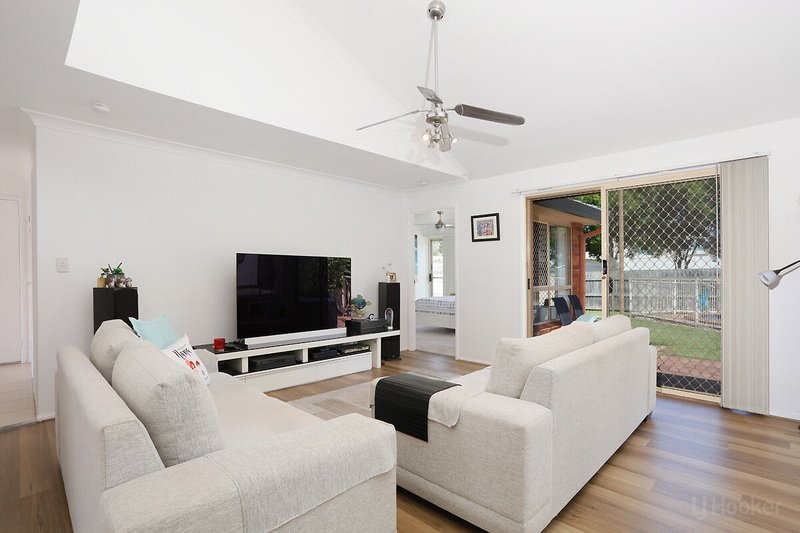 Photo - 2/553 Pine Ridge Road, Biggera Waters QLD 4216 - Image 5