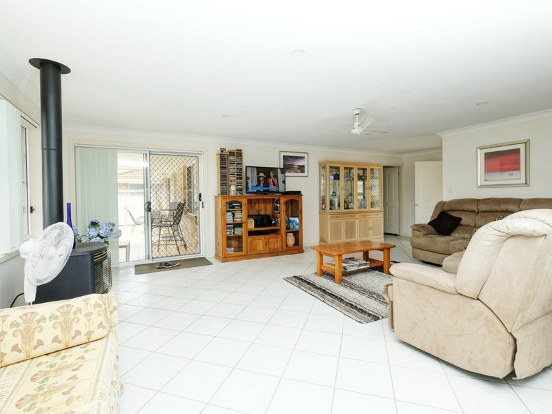 Photo - 2/56 Amanda Crescent, Forster NSW 2428 - Image 3