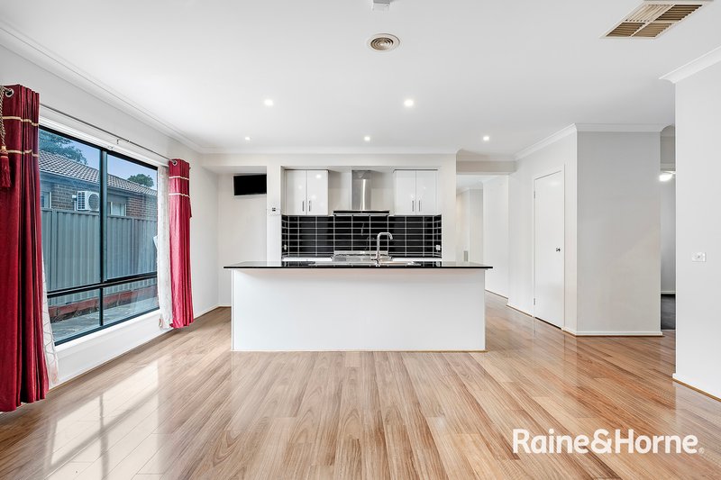 Photo - 256 Casey Fields Boulevard, Cranbourne East VIC 3977 - Image 4