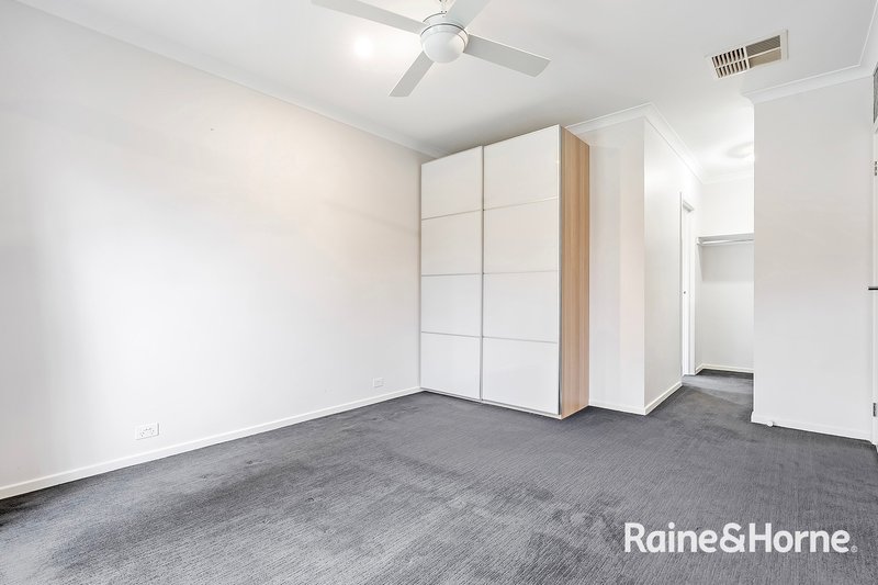 Photo - 256 Casey Fields Boulevard, Cranbourne East VIC 3977 - Image 6