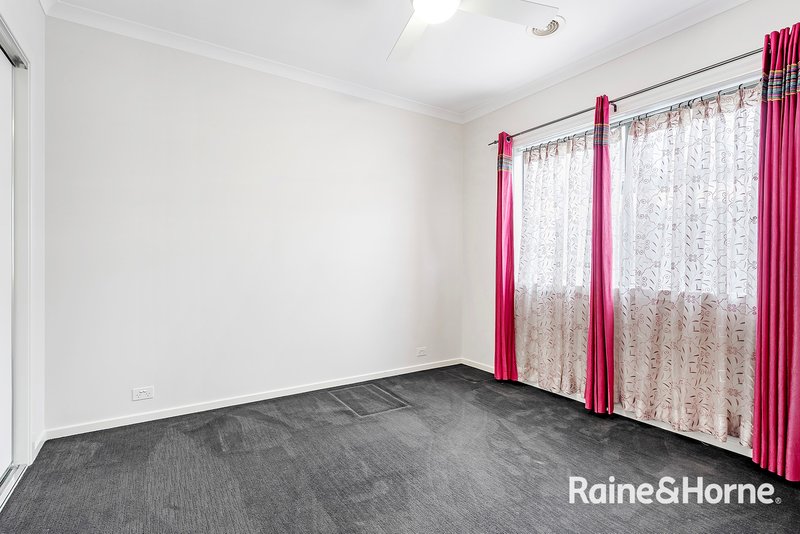 Photo - 256 Casey Fields Boulevard, Cranbourne East VIC 3977 - Image 8