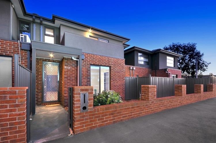 Photo - 2/56 Fischer Street, Coburg VIC 3058 - Image 1