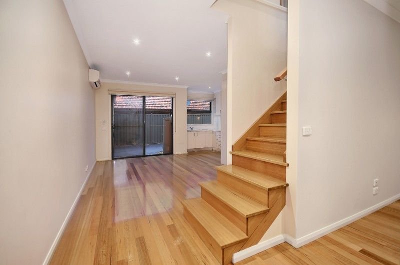 Photo - 2/56 Fischer Street, Coburg VIC 3058 - Image 5