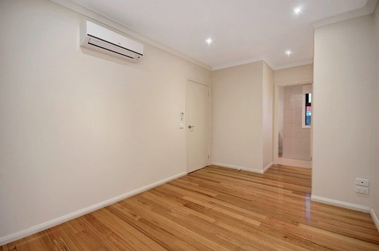 Photo - 2/56 Fischer Street, Coburg VIC 3058 - Image 6