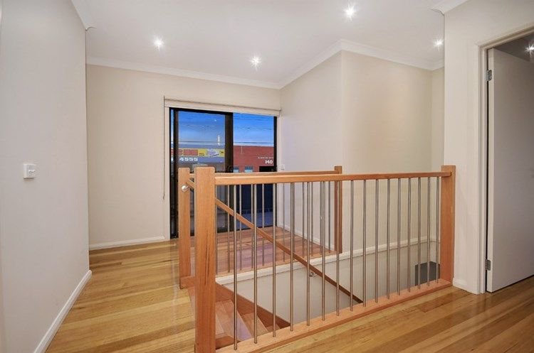 Photo - 2/56 Fischer Street, Coburg VIC 3058 - Image 9