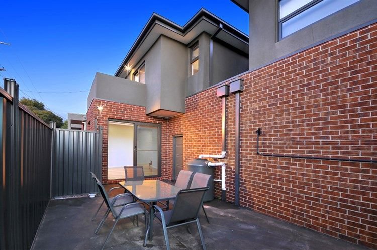 Photo - 2/56 Fischer Street, Coburg VIC 3058 - Image 10