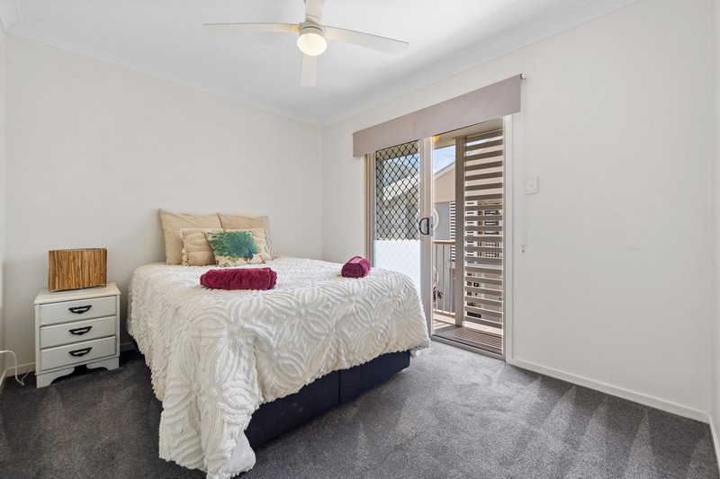 Photo - 2/56 Fleet Drive, Kippa-Ring QLD 4021 - Image 10