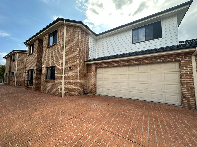 Photo - 2/56 Gallipoli Avenue, Blackwall NSW 2256 - Image 1