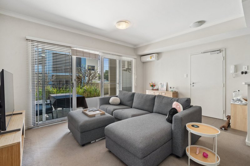 Photo - 25/6 Ibera Way, Success WA 6164 - Image 3