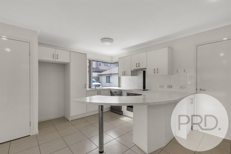 Photo - 2/56 Lovegrove Street, Zillmere QLD 4034 - Image 4