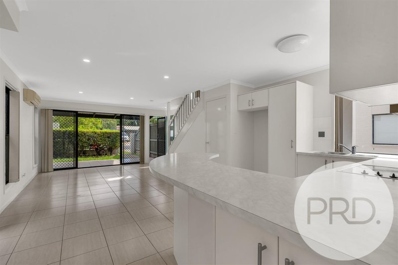 Photo - 2/56 Lovegrove Street, Zillmere QLD 4034 - Image 5